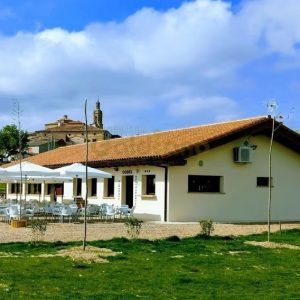 Albergue con bar-restaurante